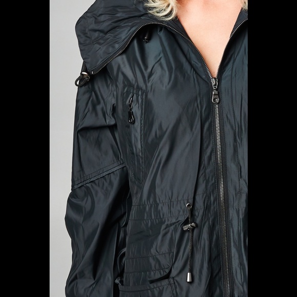 Water resistant jacket - Picture 3 of 4